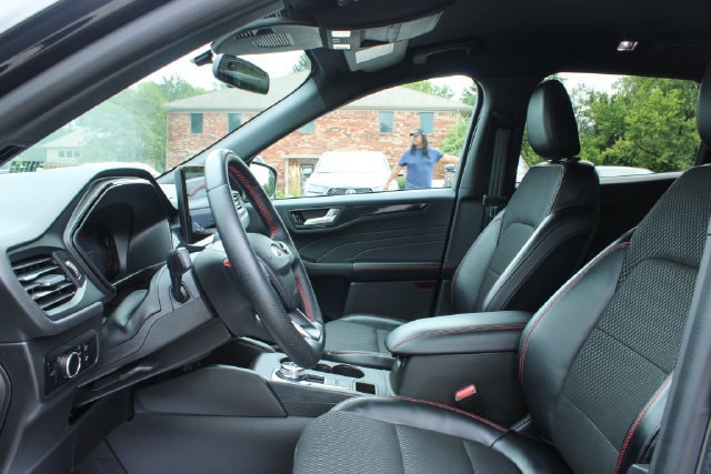 2024 Ford Escape ST-Line - Photo 12