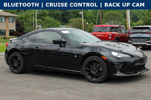 2017 Toyota GR86 Base photo 2