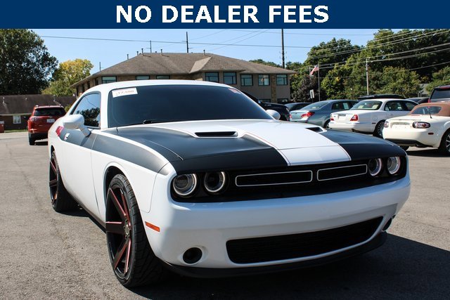 2018 Dodge Challenger SXT photo 2