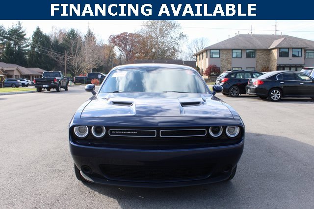 2017 Dodge Challenger SXT photo 2