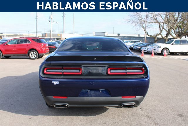 2017 Dodge Challenger SXT photo 3