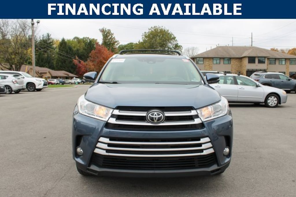 Used 2019 Toyota Highlander SE V6 SUV