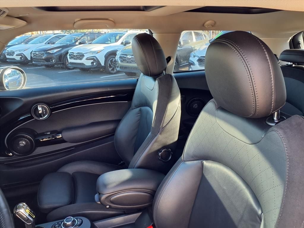 used 2022 MINI Electric Hardtop 2 Door car, priced at $15,000