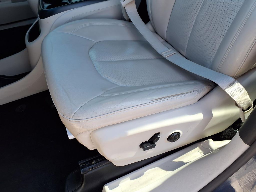 used 2018 Chrysler Pacifica car, priced at $15,750