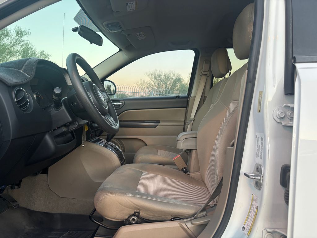 2014 Jeep Compass Sport photo 2