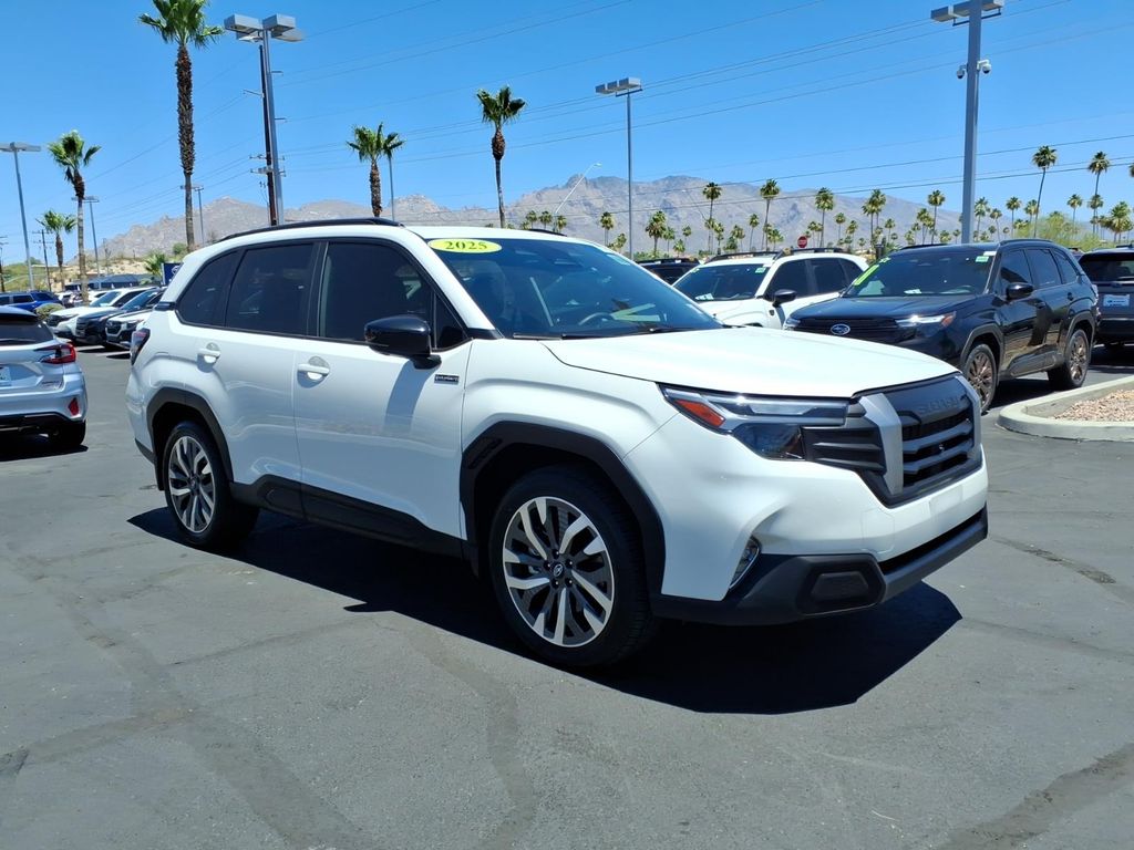 2025 Subaru Forester Touring Hybrid's photo