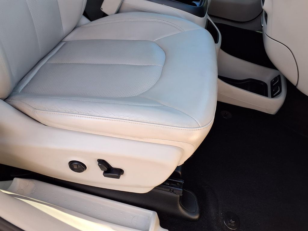 used 2018 Chrysler Pacifica car, priced at $15,750