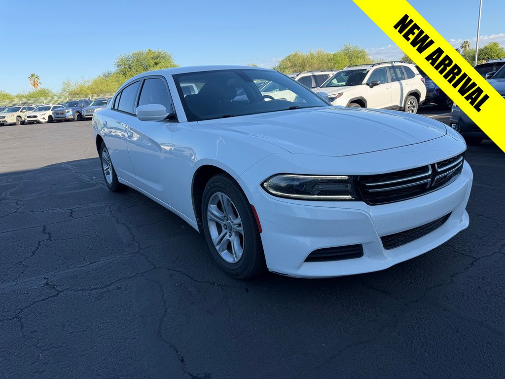2016 Dodge Charger SE's photo