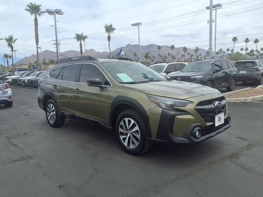 2024 Subaru Outback Premium's photo