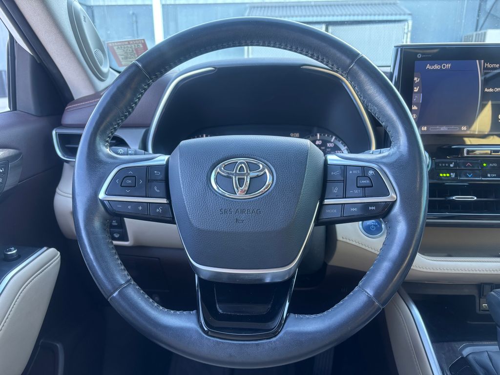 used 2020 Toyota Highlander Hybrid car, priced at $30,000