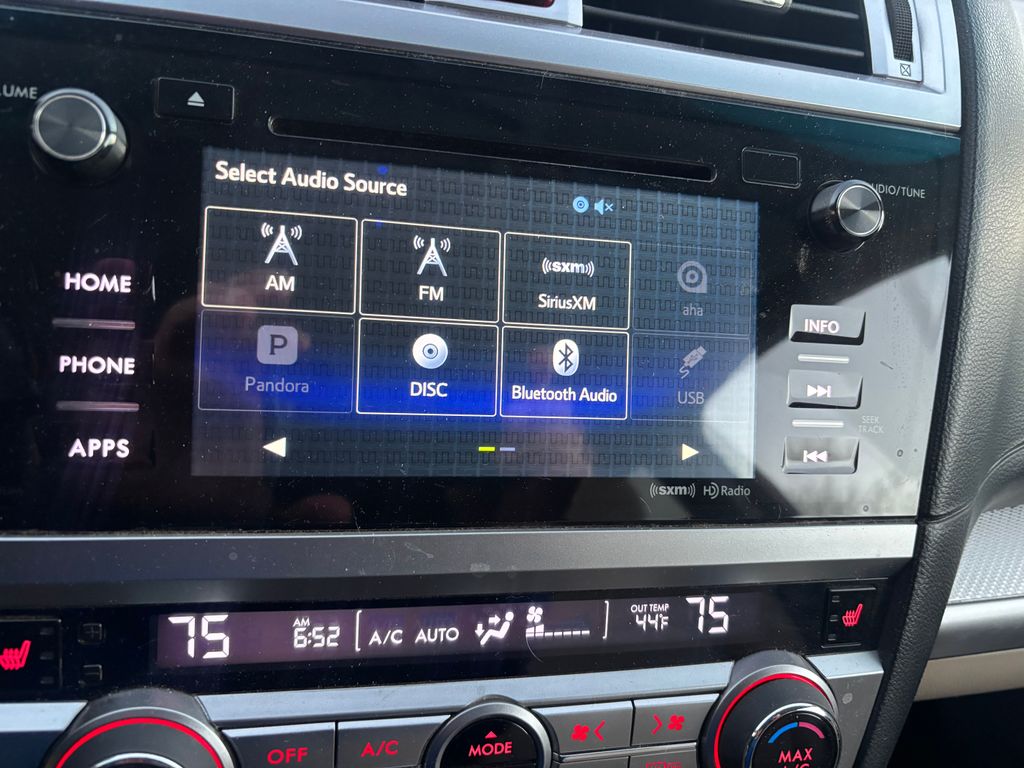 2015 Subaru Outback 2.5i Premium photo 4