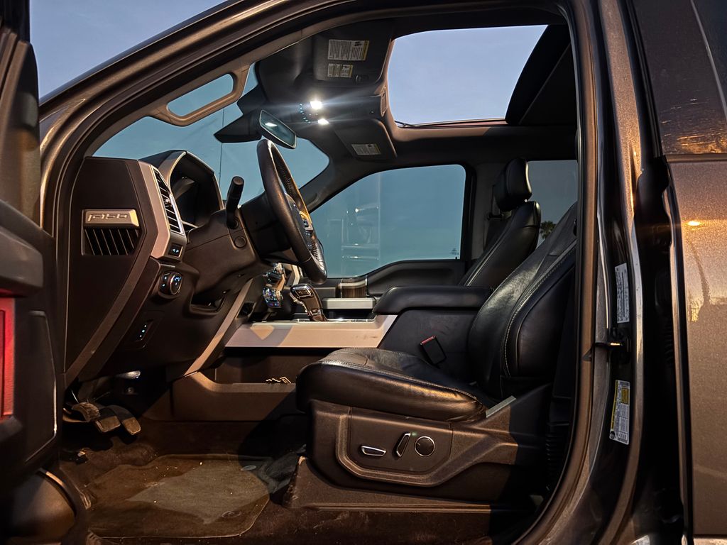 2015 Ford F-150 Lariat photo 2