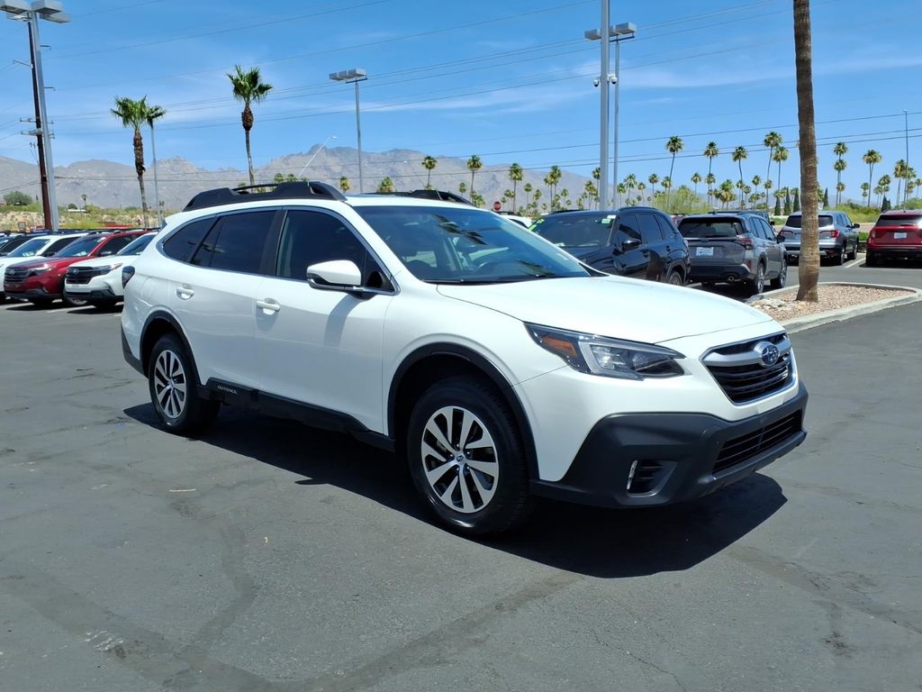 2022 Subaru Outback Premium's photo