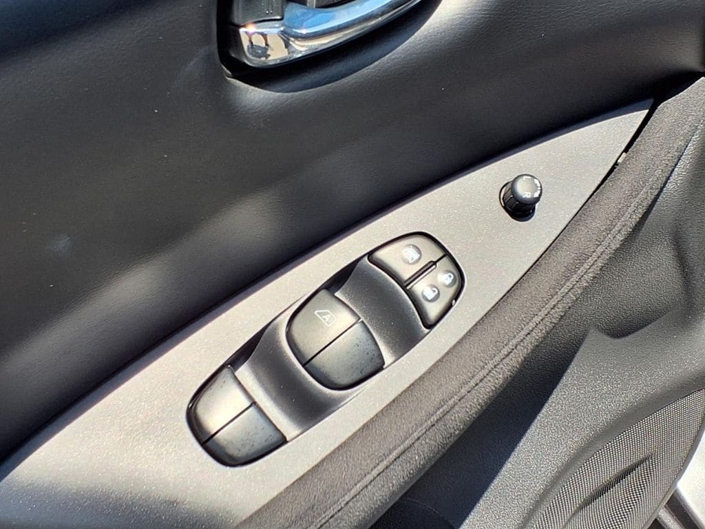 used 2016 Nissan Leaf car, priced at $6,000