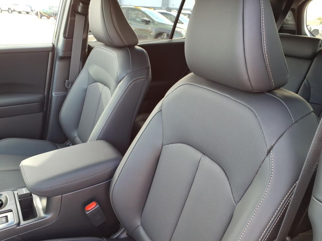 2026 Subaru Outback Limited - Photo 18
