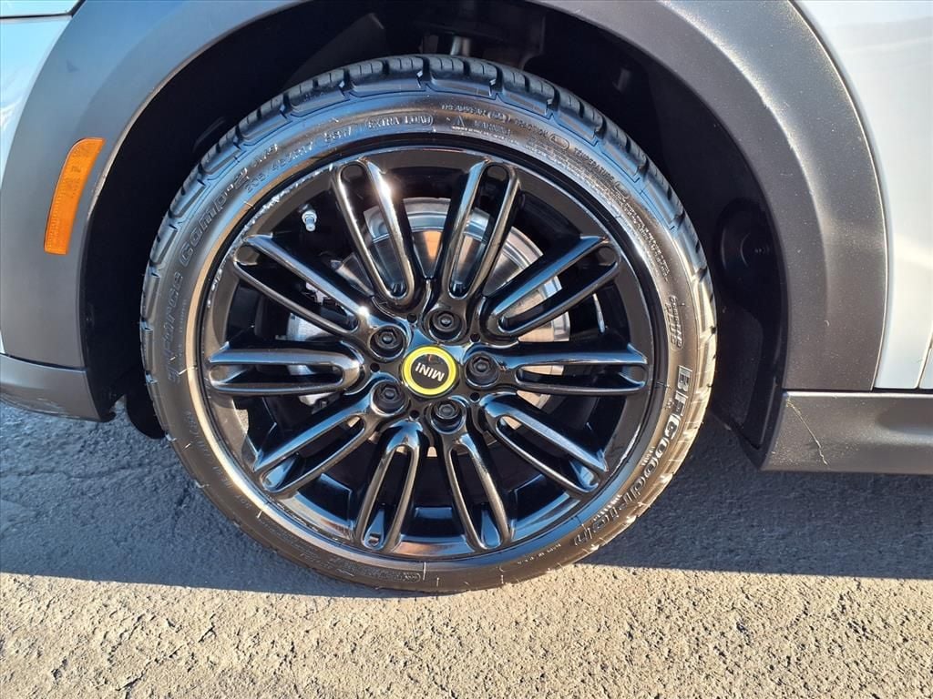 used 2022 MINI Electric Hardtop 2 Door car, priced at $15,000