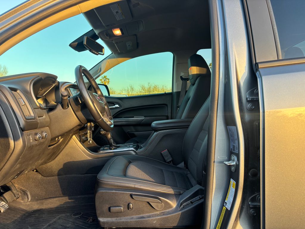 used 2021 GMC Canyon car, priced at $32,000