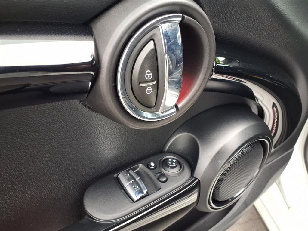 used 2020 MINI Hardtop 2 Door car, priced at $21,750