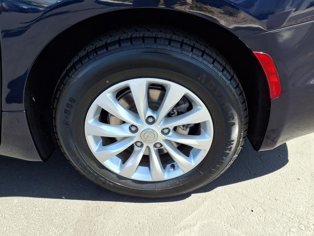 used 2018 Chrysler Pacifica car, priced at $15,750
