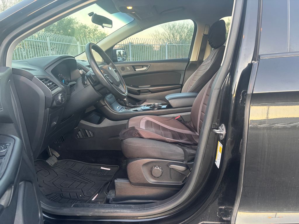 2015 Ford Edge SE photo 2