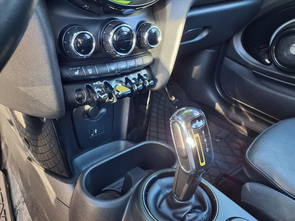 used 2022 MINI Electric Hardtop 2 Door car, priced at $15,000