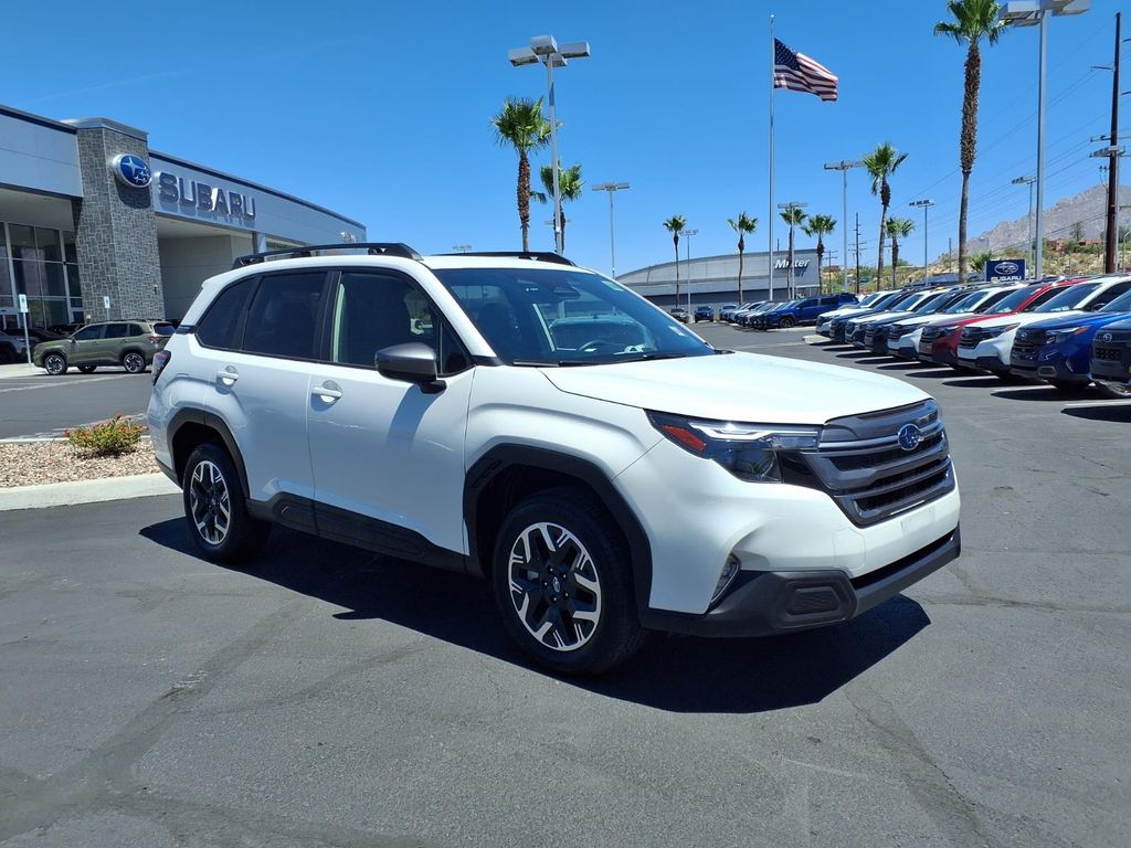 2025 Subaru Forester Premium's photo