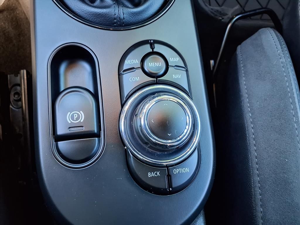 used 2022 MINI Electric Hardtop 2 Door car, priced at $15,000