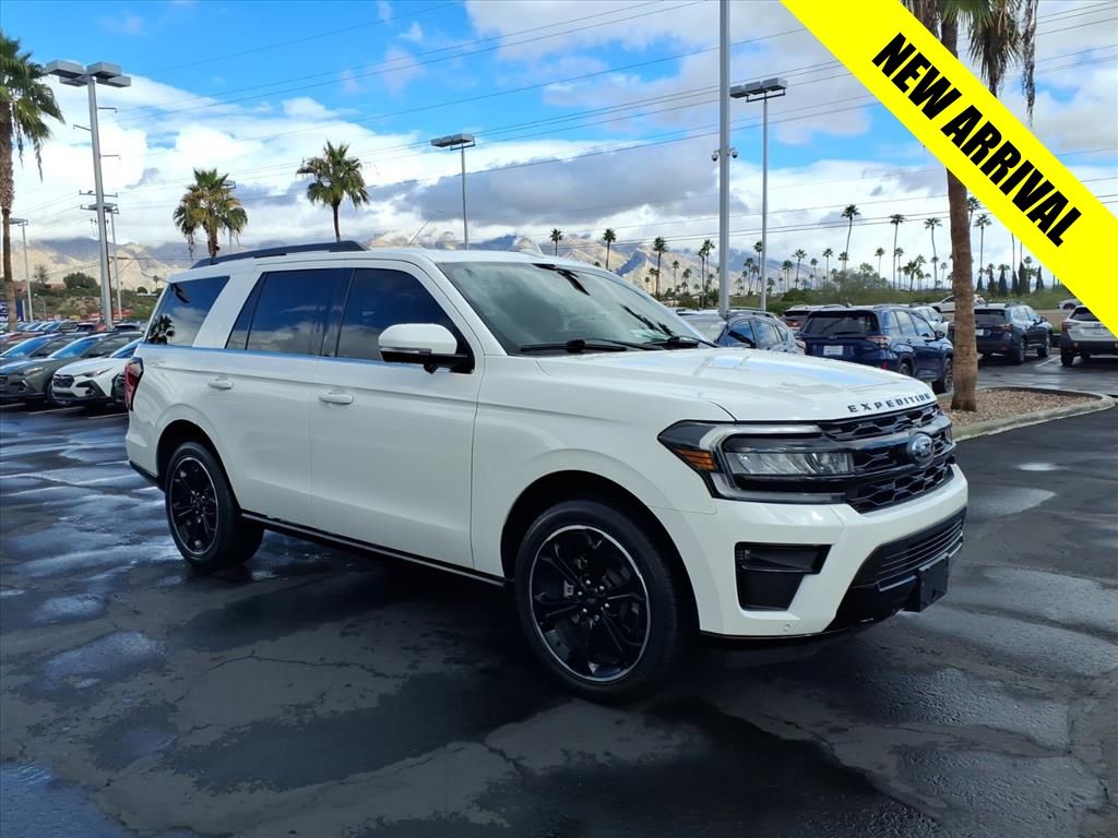 2023 Ford Expedition Limited's photo