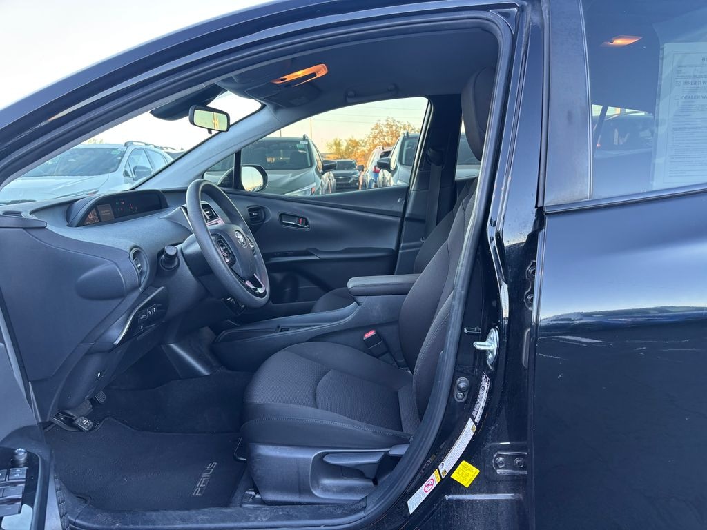 Used 2019 Toyota Prius L Hatchback