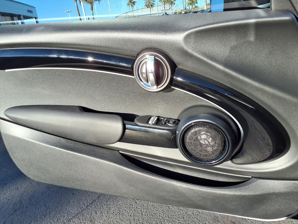 used 2022 MINI Electric Hardtop 2 Door car, priced at $15,000