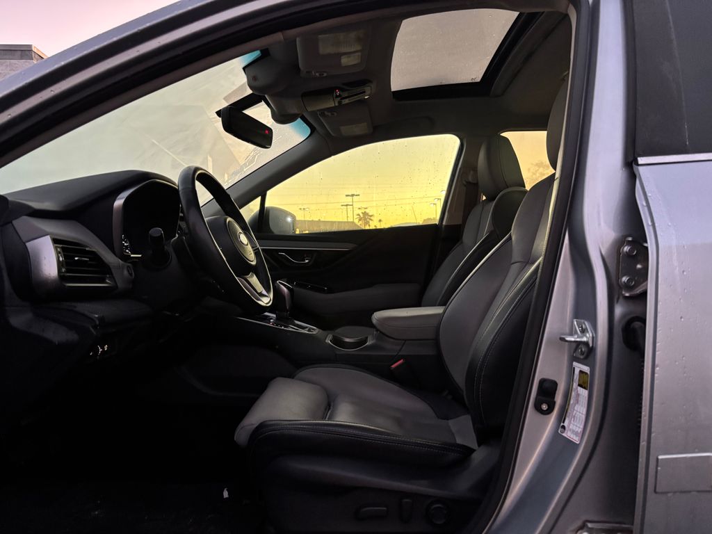 2022 Subaru Outback Limited XT photo 2