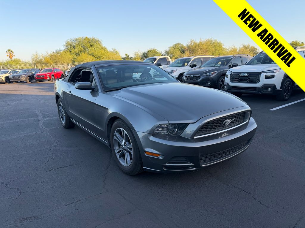 2014 Ford Mustang V6 Premium's photo