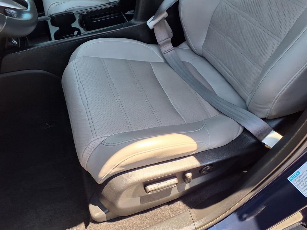 used 2022 Honda CR-V Hybrid car, priced at $28,000