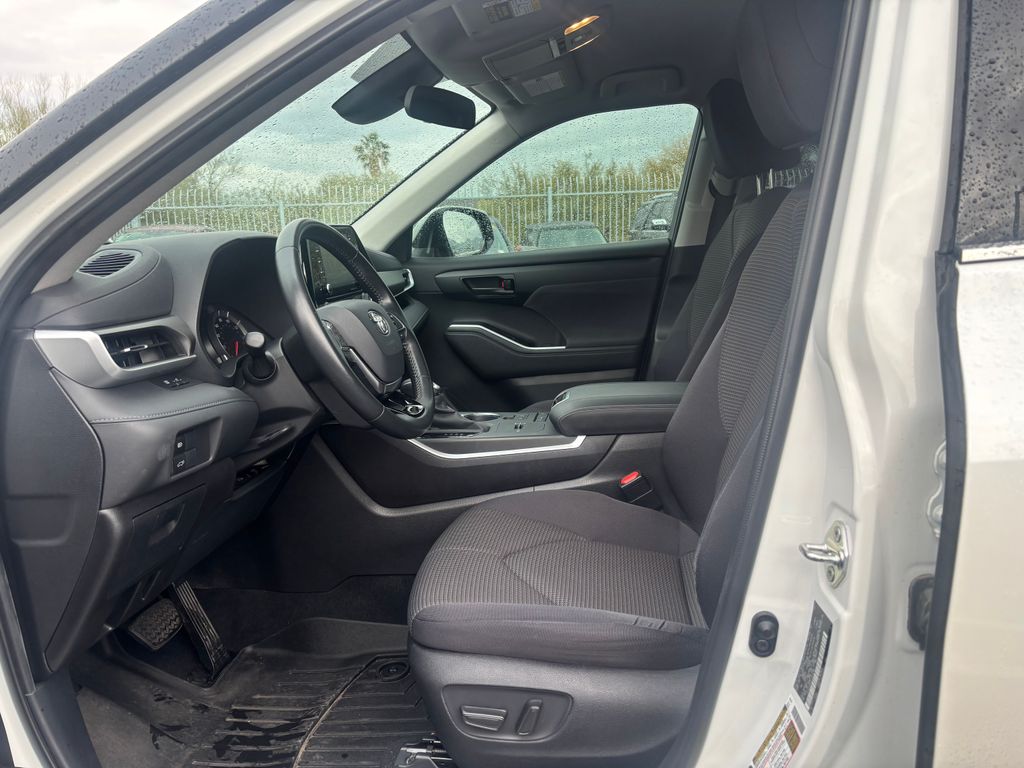 used 2020 Toyota Highlander car, priced at $27,000