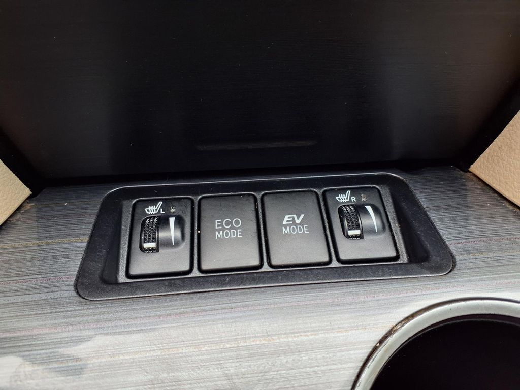 used 2013 Toyota Camry Hybrid car, priced at $10,750