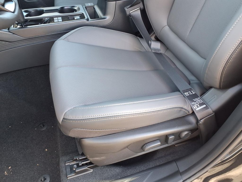 2026 Subaru Outback Limited - Photo 17