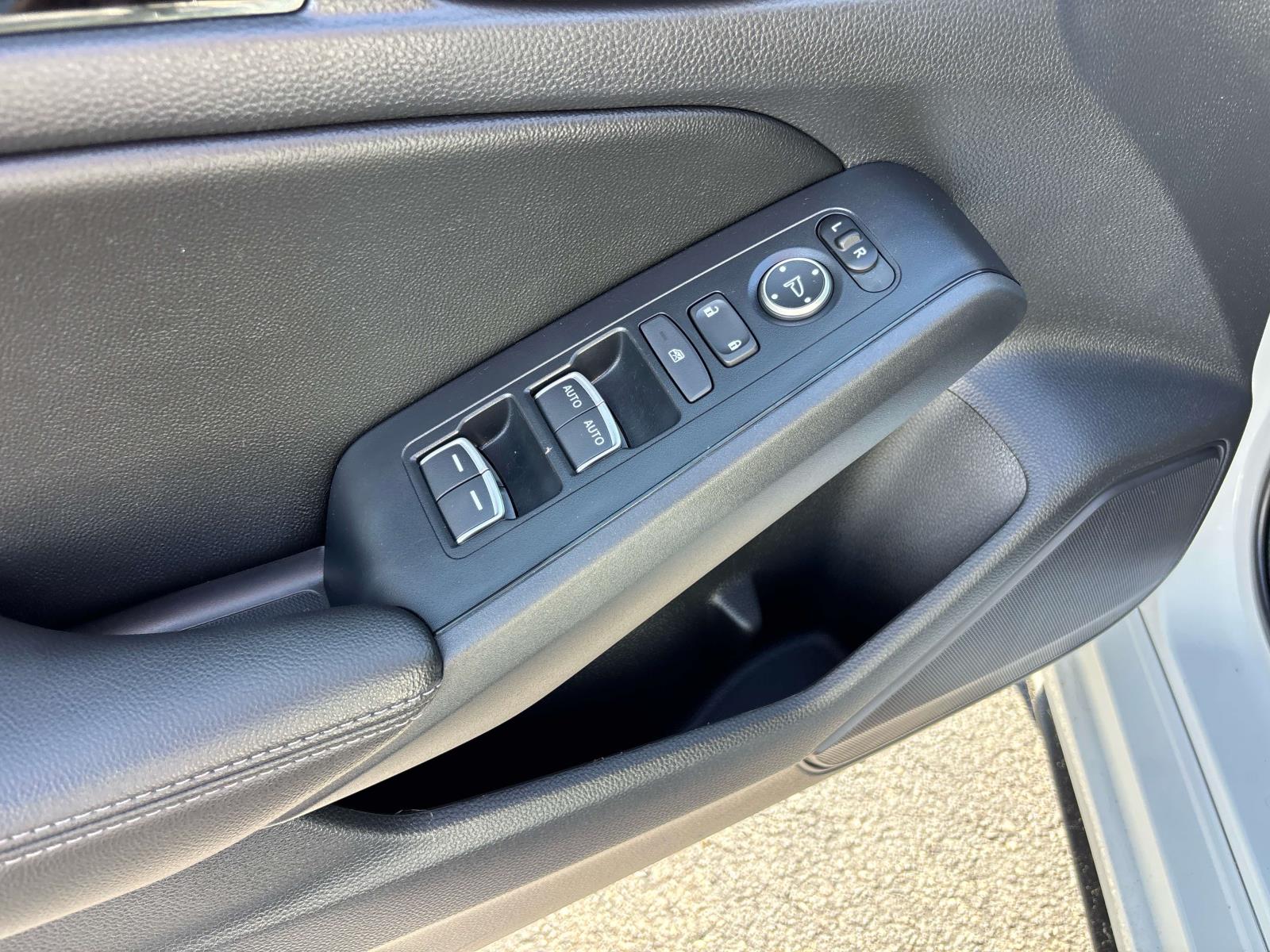 2024 Honda Civic Hatchback EX-L - Photo 19