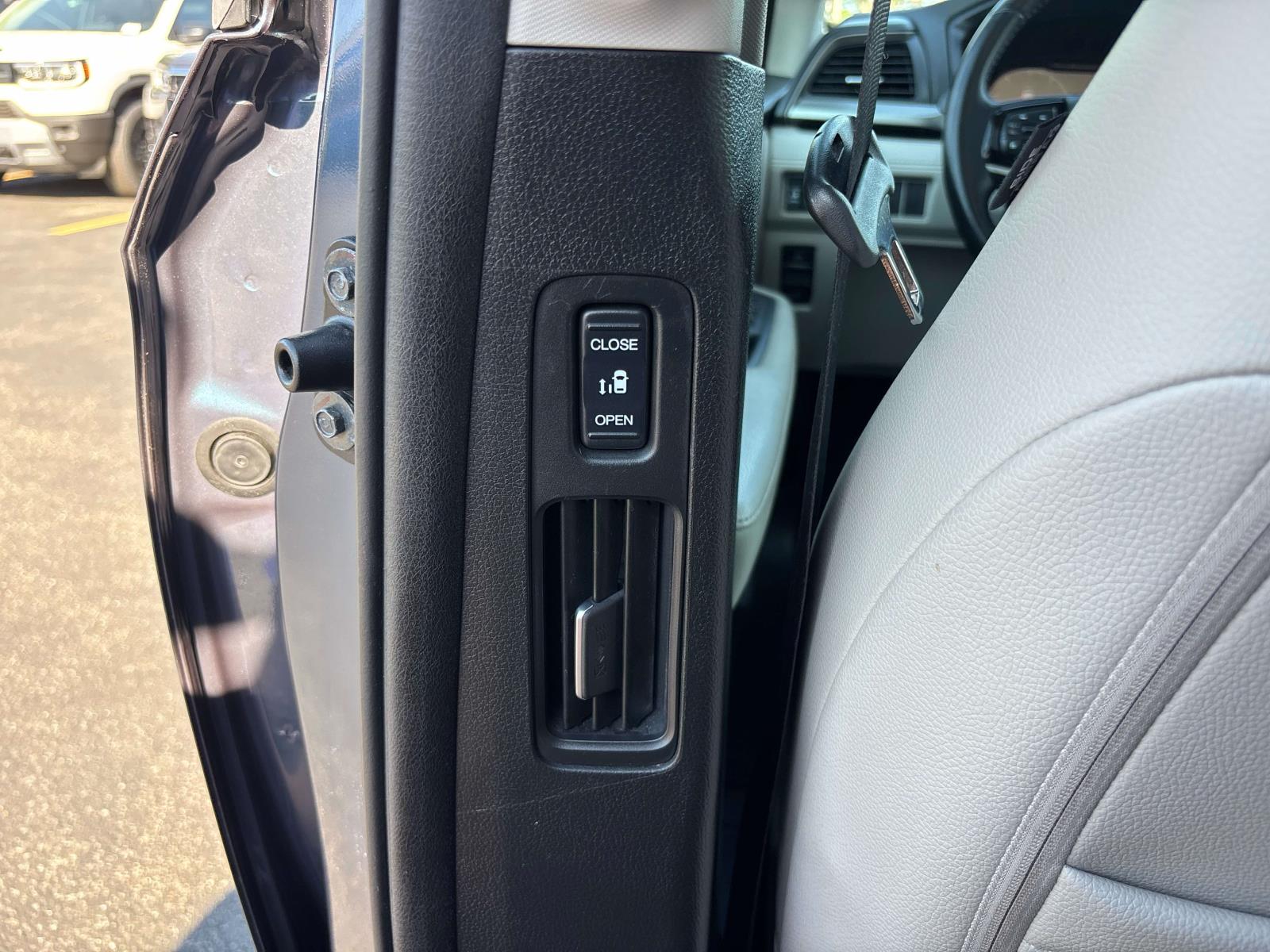 2025 Honda Odyssey EX-L - Photo 15
