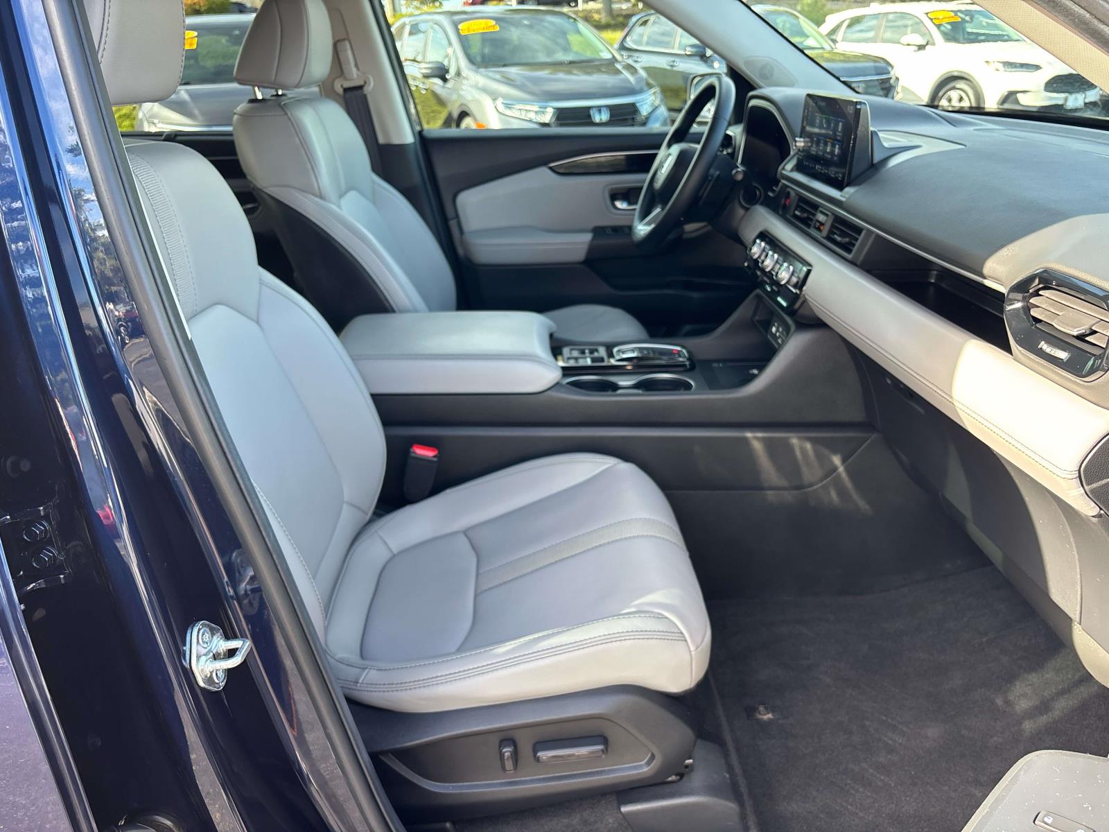 2025 Honda Pilot EX-L - Photo 21