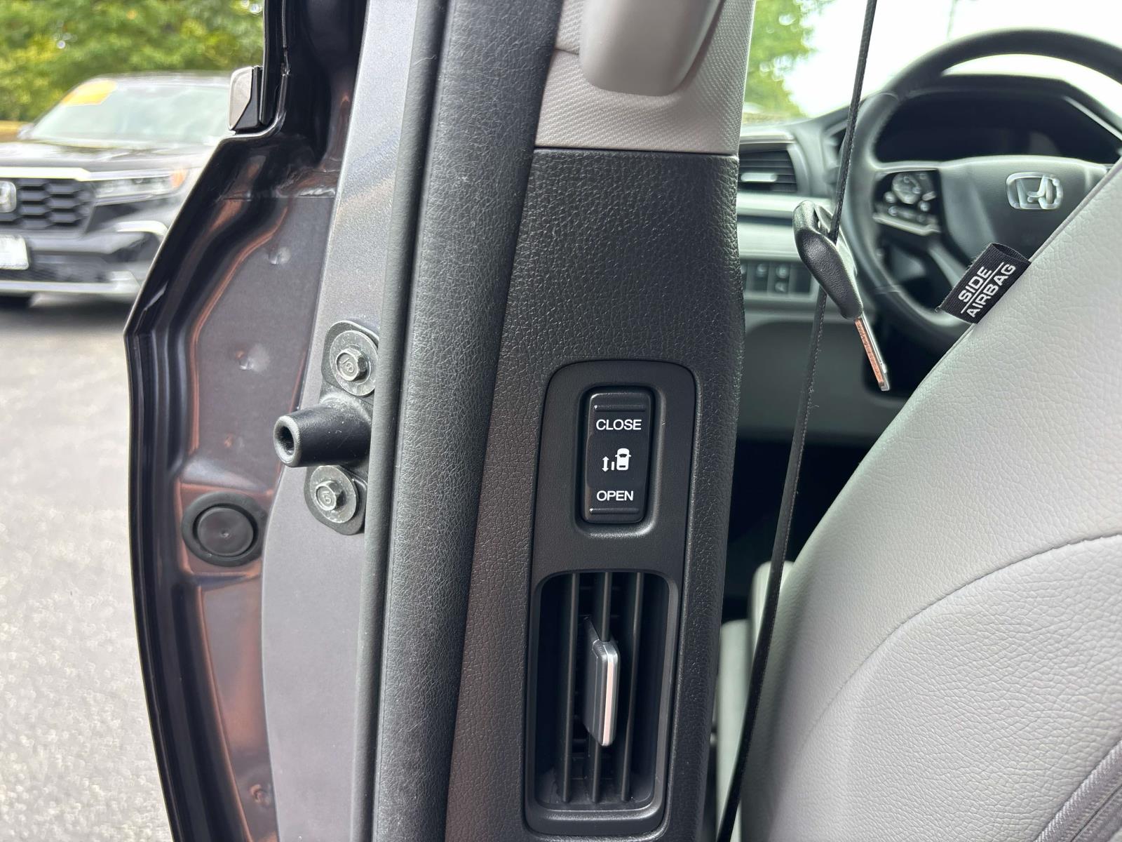 2024 Honda Odyssey Touring - Photo 17