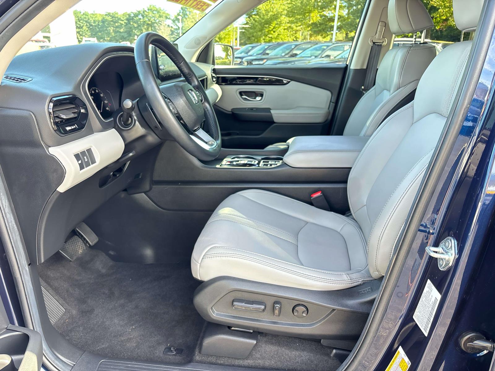 2025 Honda Pilot EX-L - Photo 12