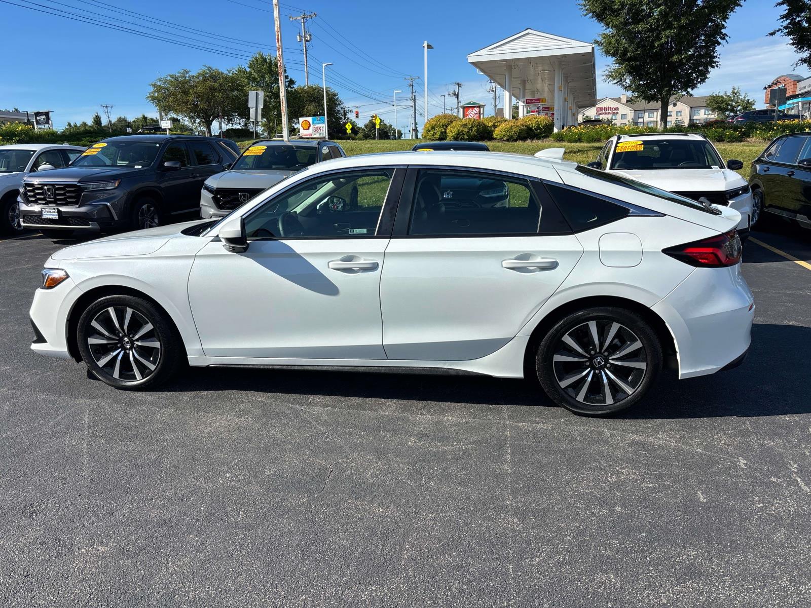 2024 Honda Civic Hatchback EX-L - Photo 6
