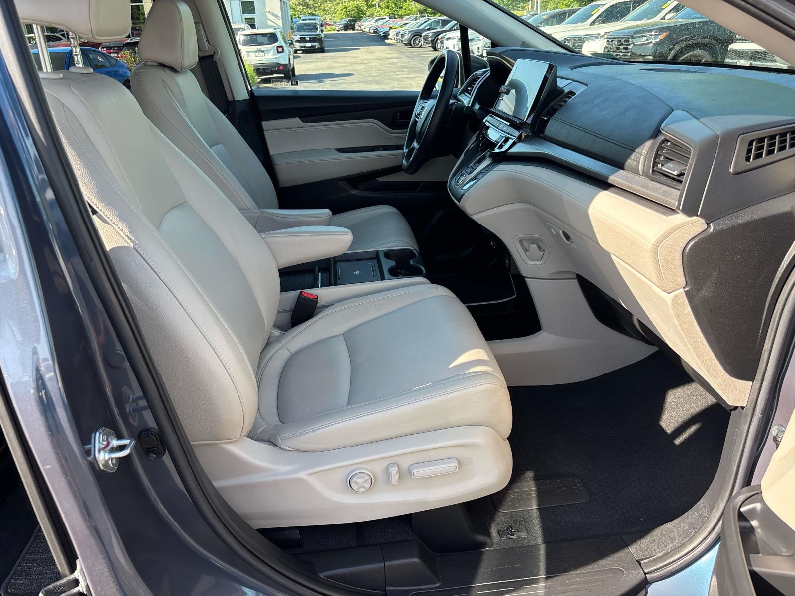 2025 Honda Odyssey EX-L - Photo 22