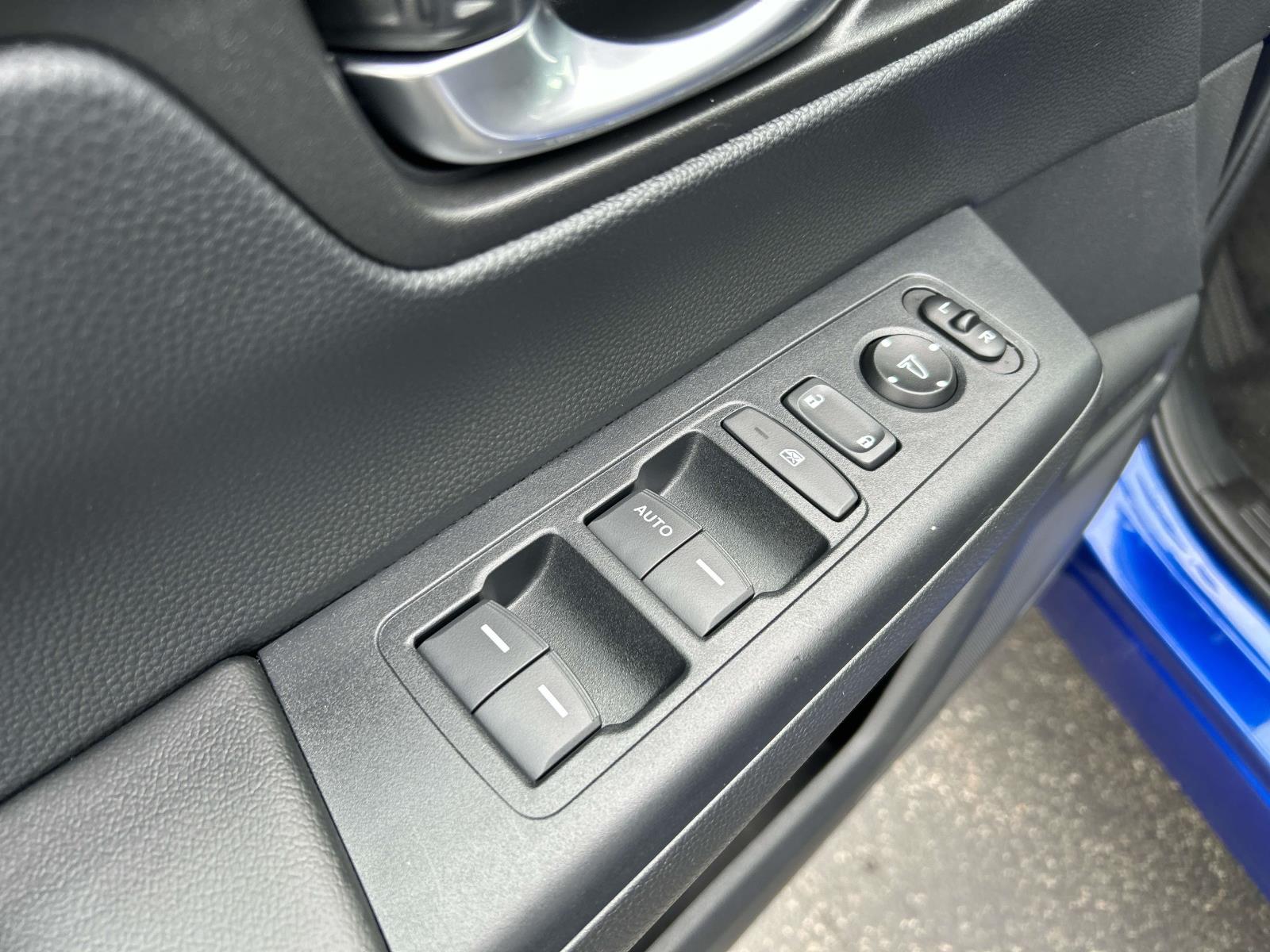 2025 Honda CR-V LX - Photo 15