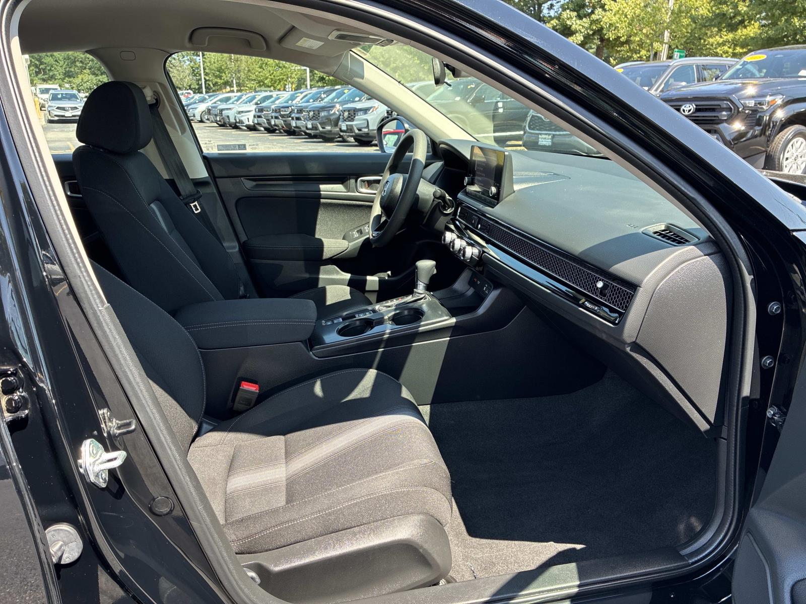 2023 Honda Civic Hatchback LX - Photo 9
