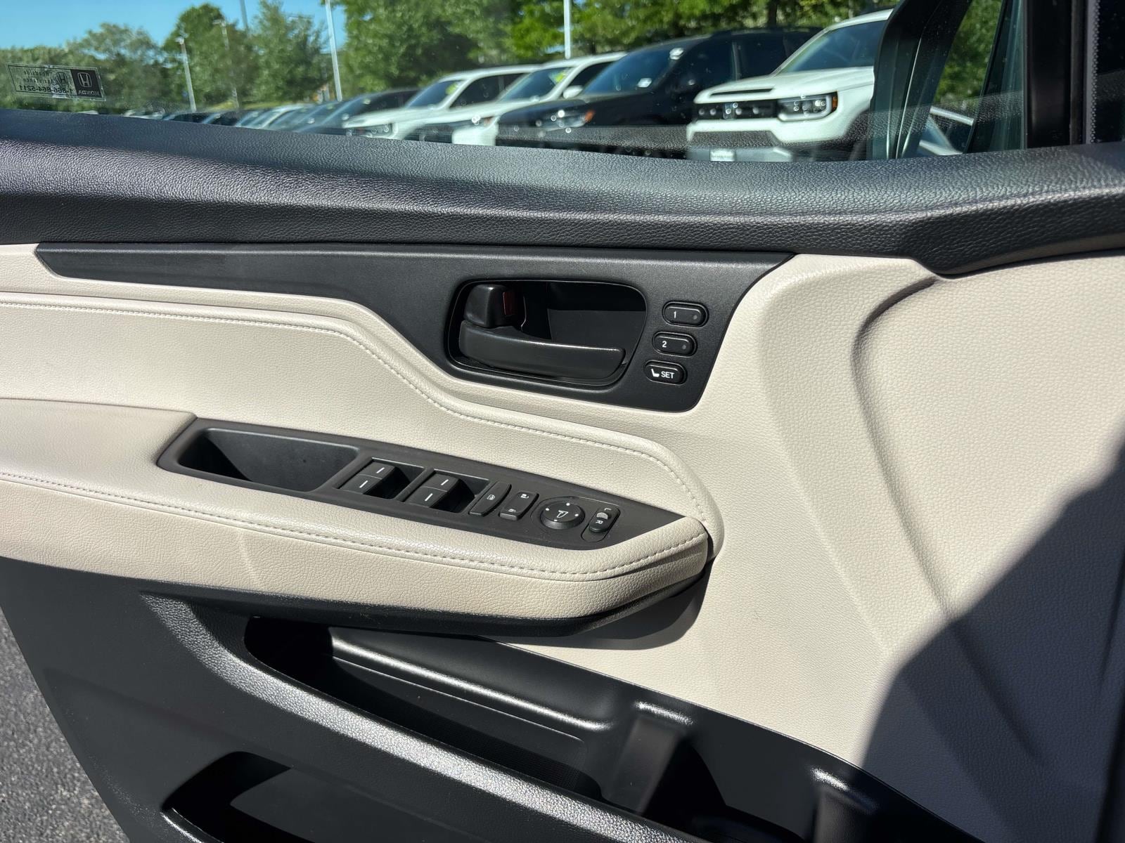 2025 Honda Odyssey EX-L - Photo 23