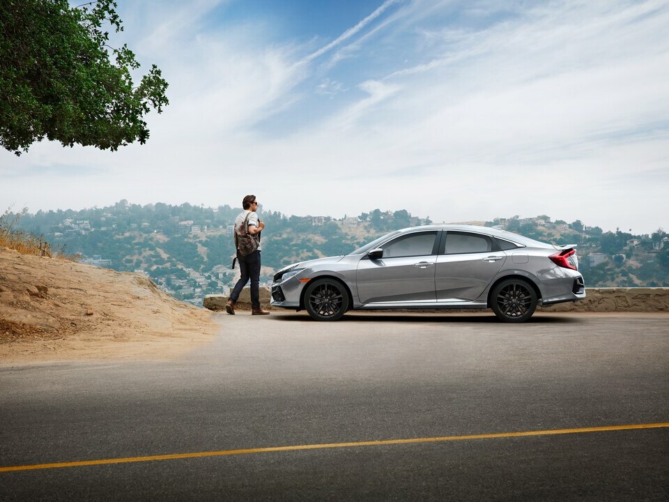 2020-Honda-CivicSi-Sedan-S01-960x720.jpg