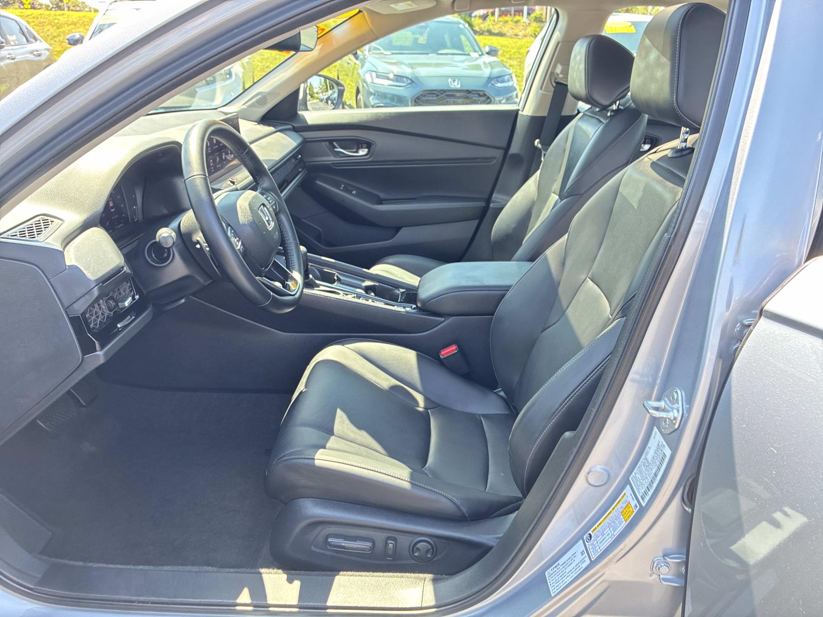 2023 Honda Accord Hybrid EX-L - Photo 17