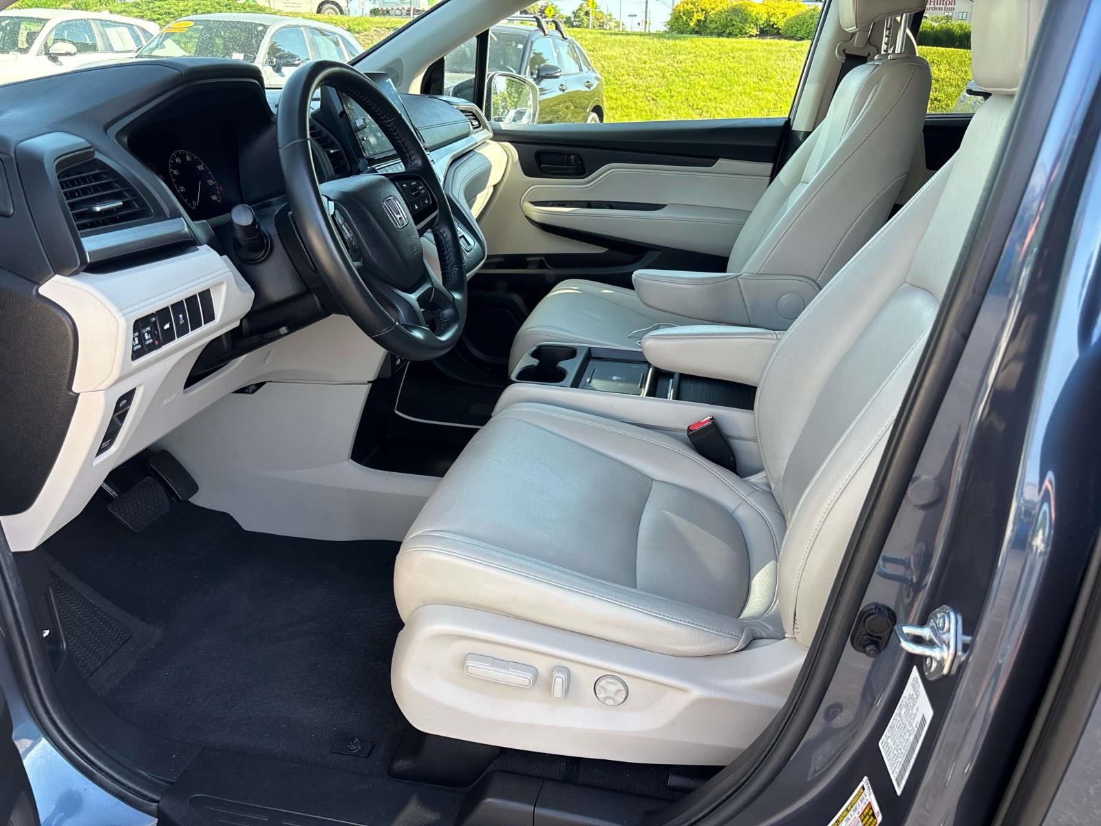 2025 Honda Odyssey EX-L - Photo 10