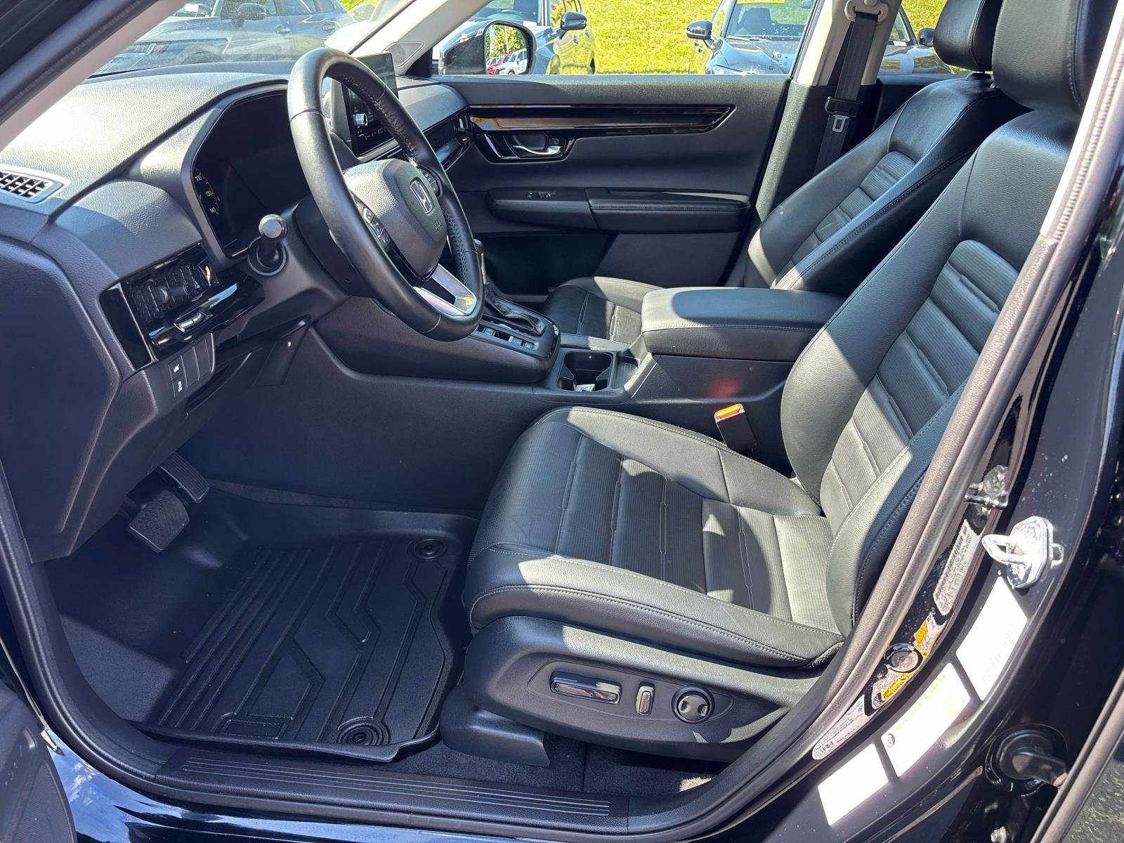 2025 Honda CR-V EX-L - Photo 11
